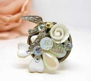 0法國JULIE正品戒指白薔薇幸運草_禮品、工藝品、飾品_世界工廠網(wǎng)中國產(chǎn)品信息庫